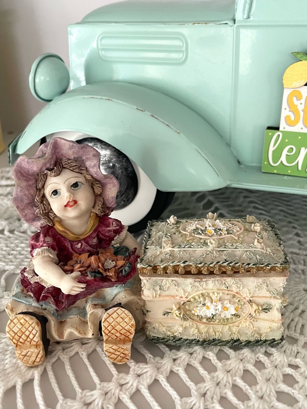 Victorian doll figurine & ring box